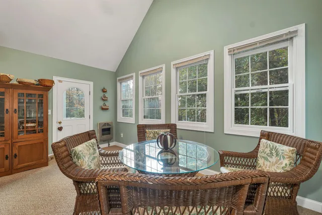 $945,000 | 12 Parshley Lane, Brentwood, NH 03833