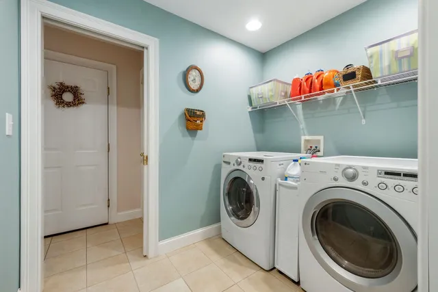 $945,000 | 12 Parshley Lane, Brentwood, NH 03833