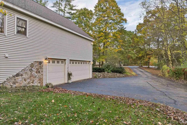 $945,000 | 12 Parshley Lane, Brentwood, NH 03833