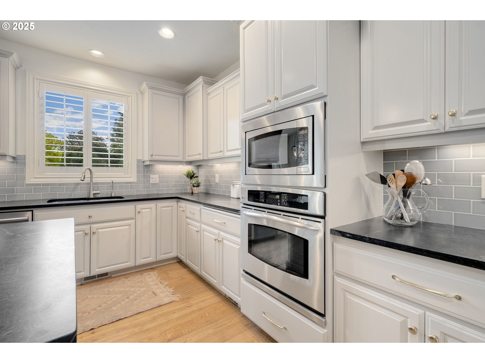 2540 Northwest 12th Circle Camas, WA 98607 - Photo 19 of 48 Kitchen
