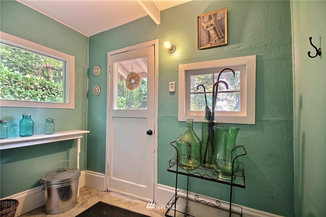 5918 19th Avenue South Seattle, WA 98108 - Photo 2 of 25