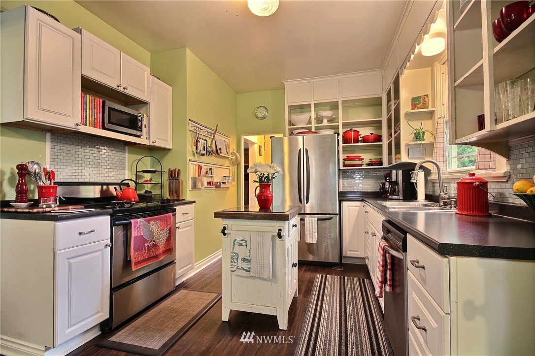5918 19th Avenue South Seattle, WA 98108 - Photo 3 of 25