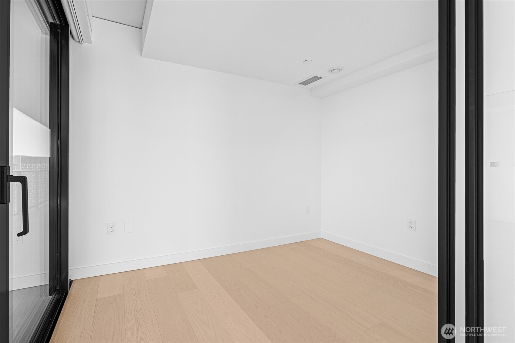 300 Virginia Street, Unit 4111 Seattle, WA 98101 - Photo 14 of 40