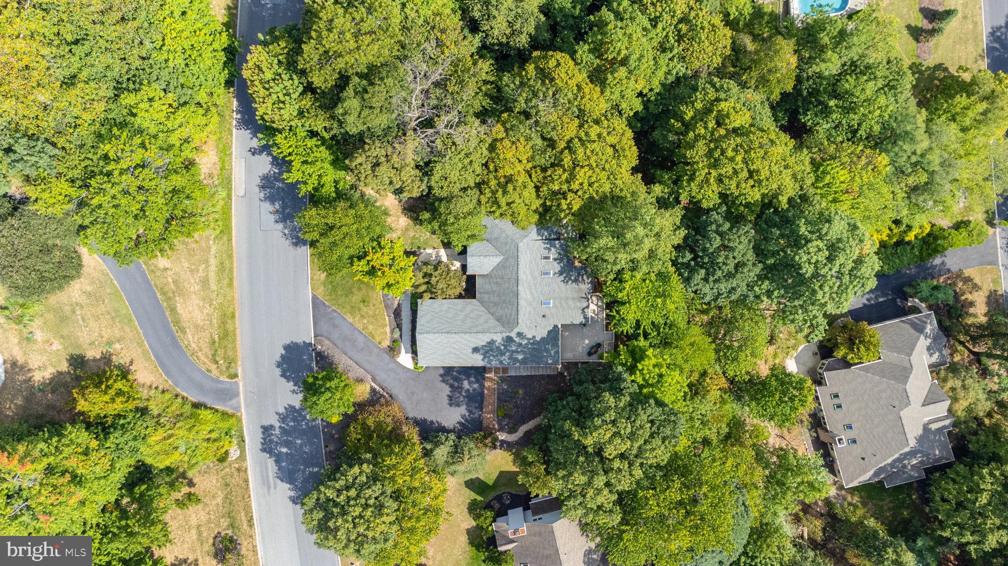 1817 Dogwood Road Harrisburg, PA 17110 - Photo 61 of 64 an aerial view of a house with a yard