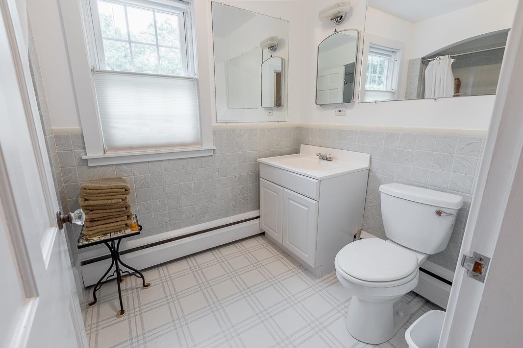 127 Birchwood Road Manchester, NH 03104 - Photo 22 of 36