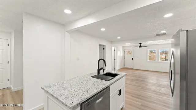 $269,900 | 105 Lenoir Street, Sweetwater, TN 37874