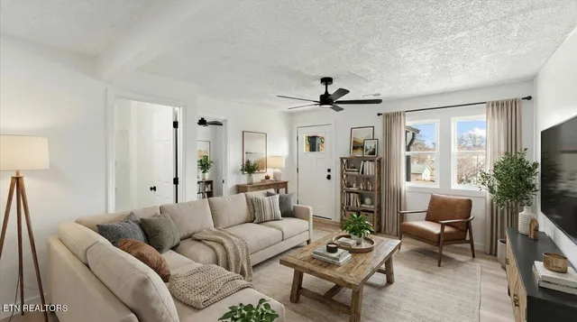 $269,900 | 105 Lenoir Street, Sweetwater, TN 37874