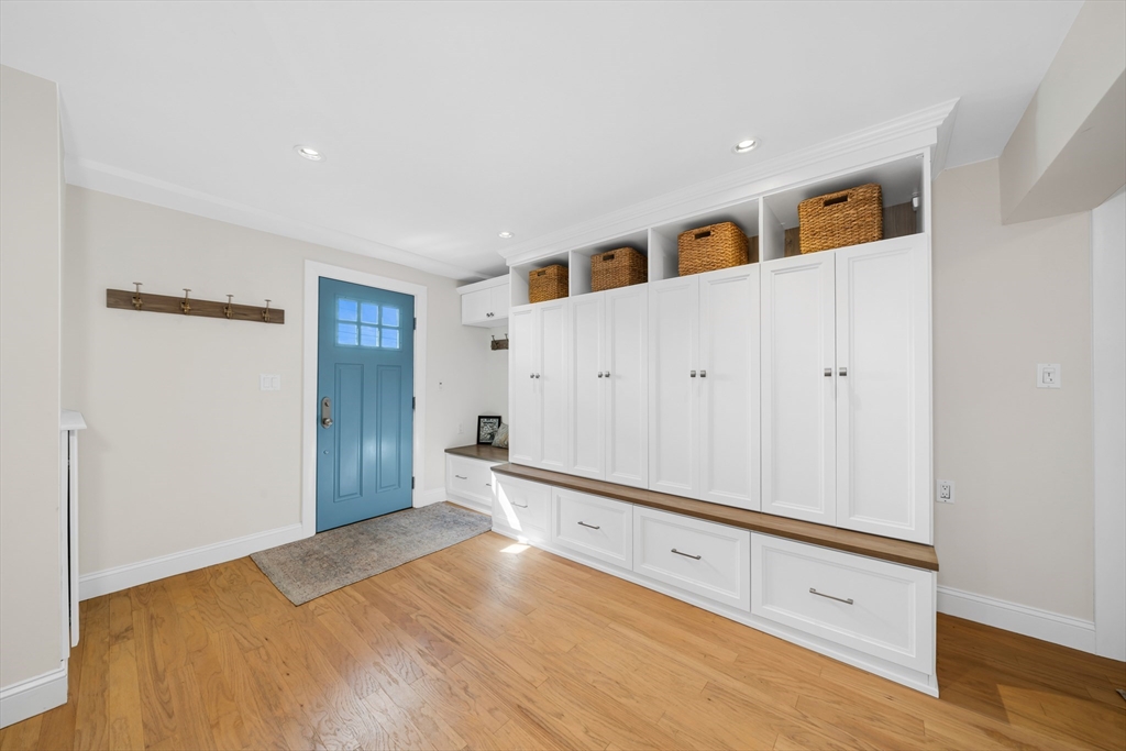 105 MacArthur Road Stoneham, MA 02180 - Photo 15 of 28