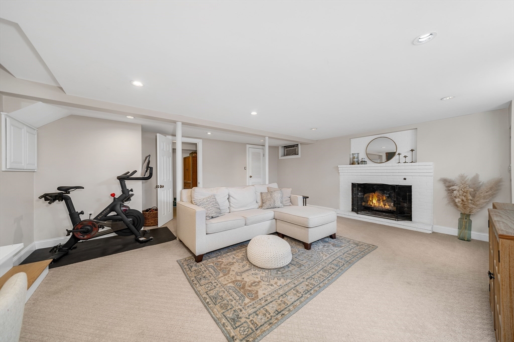 105 MacArthur Road Stoneham, MA 02180 - Photo 17 of 28