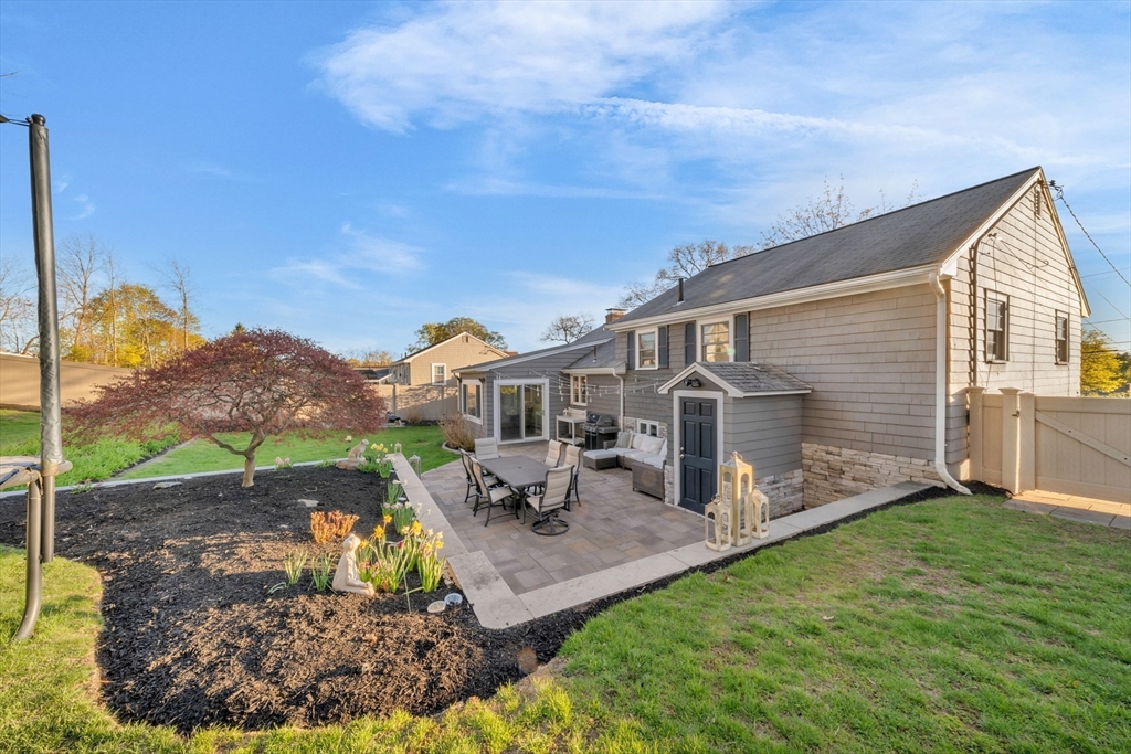 105 MacArthur Road Stoneham, MA 02180 - Photo 23 of 28
