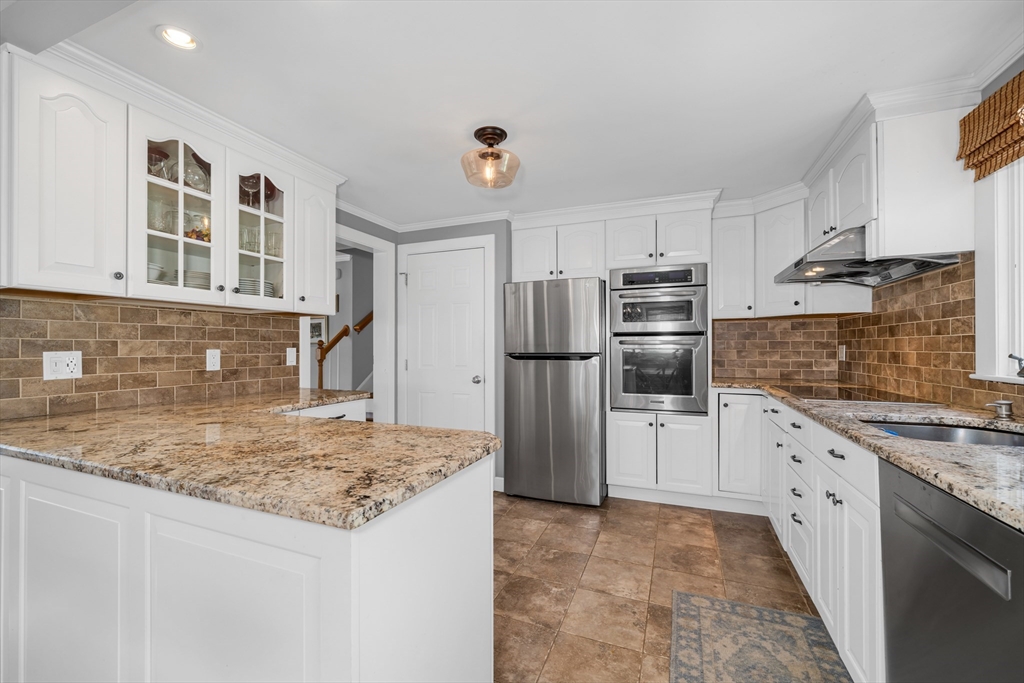 105 MacArthur Road Stoneham, MA 02180 - Photo 7 of 28