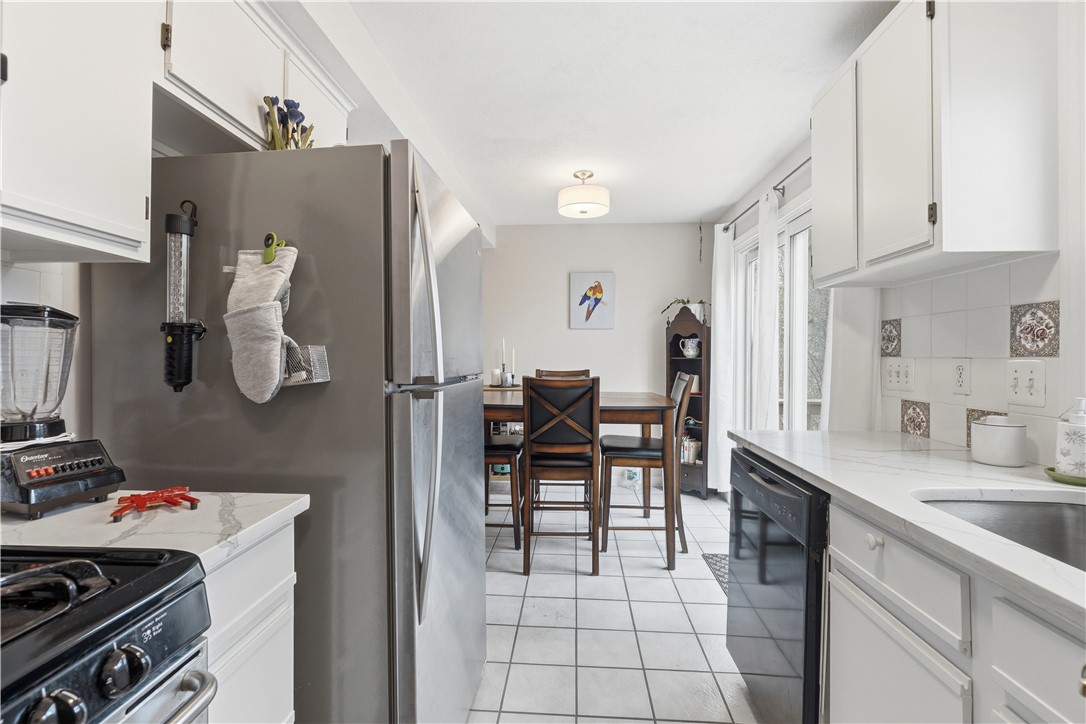 47 Howard Avenue Coventry, RI 02816 - Photo 11 of 29