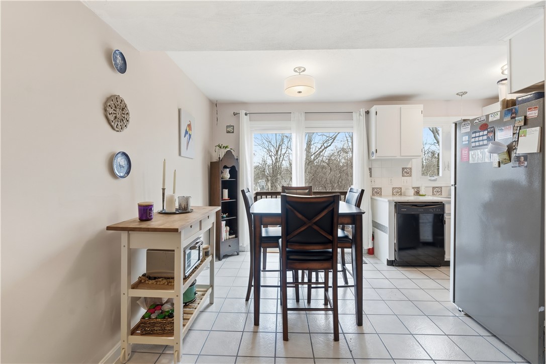 47 Howard Avenue Coventry, RI 02816 - Photo 14 of 29