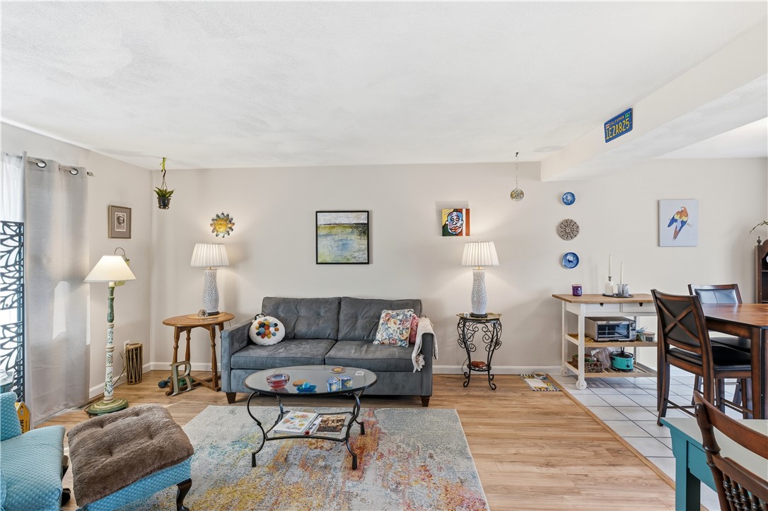 47 Howard Avenue Coventry, RI 02816 - Photo 4 of 29