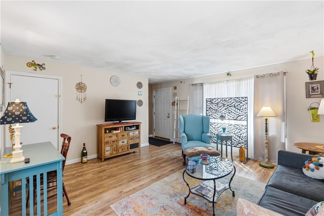 47 Howard Avenue Coventry, RI 02816 - Photo 6 of 29