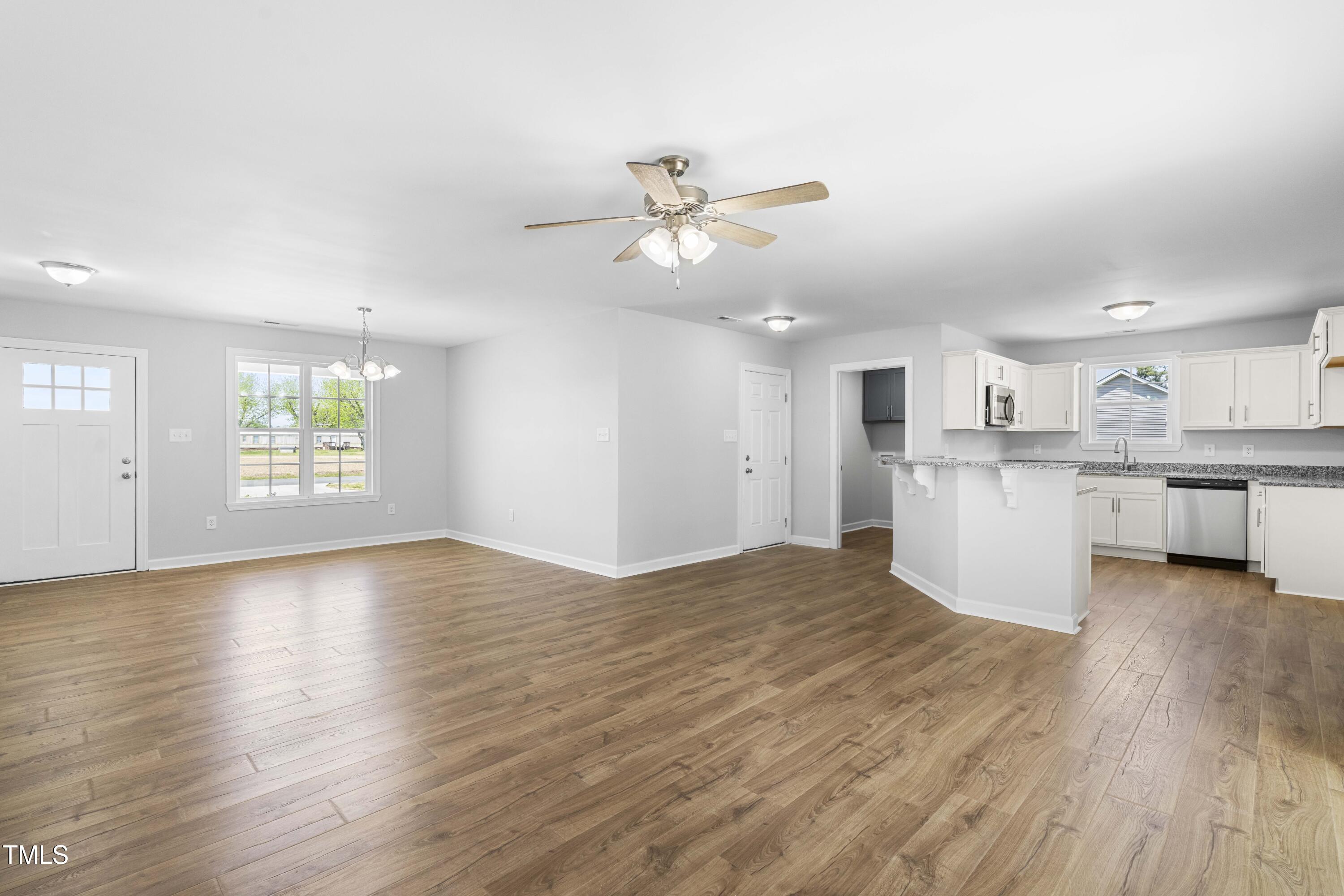227 Wiggs Road Selma, NC 27576 - Photo 4 of 22 DSC07398