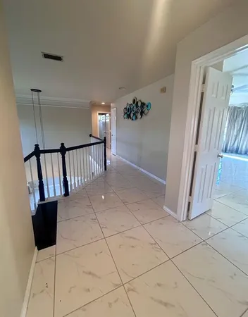 a view of entryway with a workspace