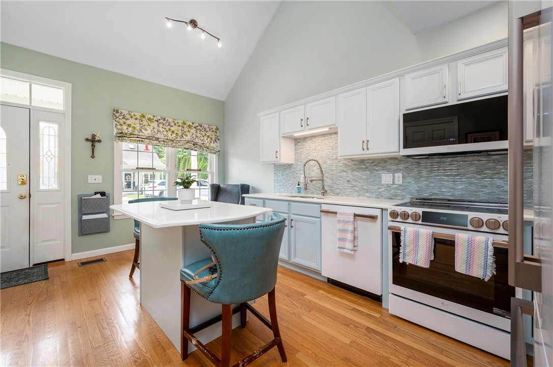 130 Bear Hill Road, Unit 302 Cumberland, RI 02864 - Photo 4 of 42 Gallery Image 4