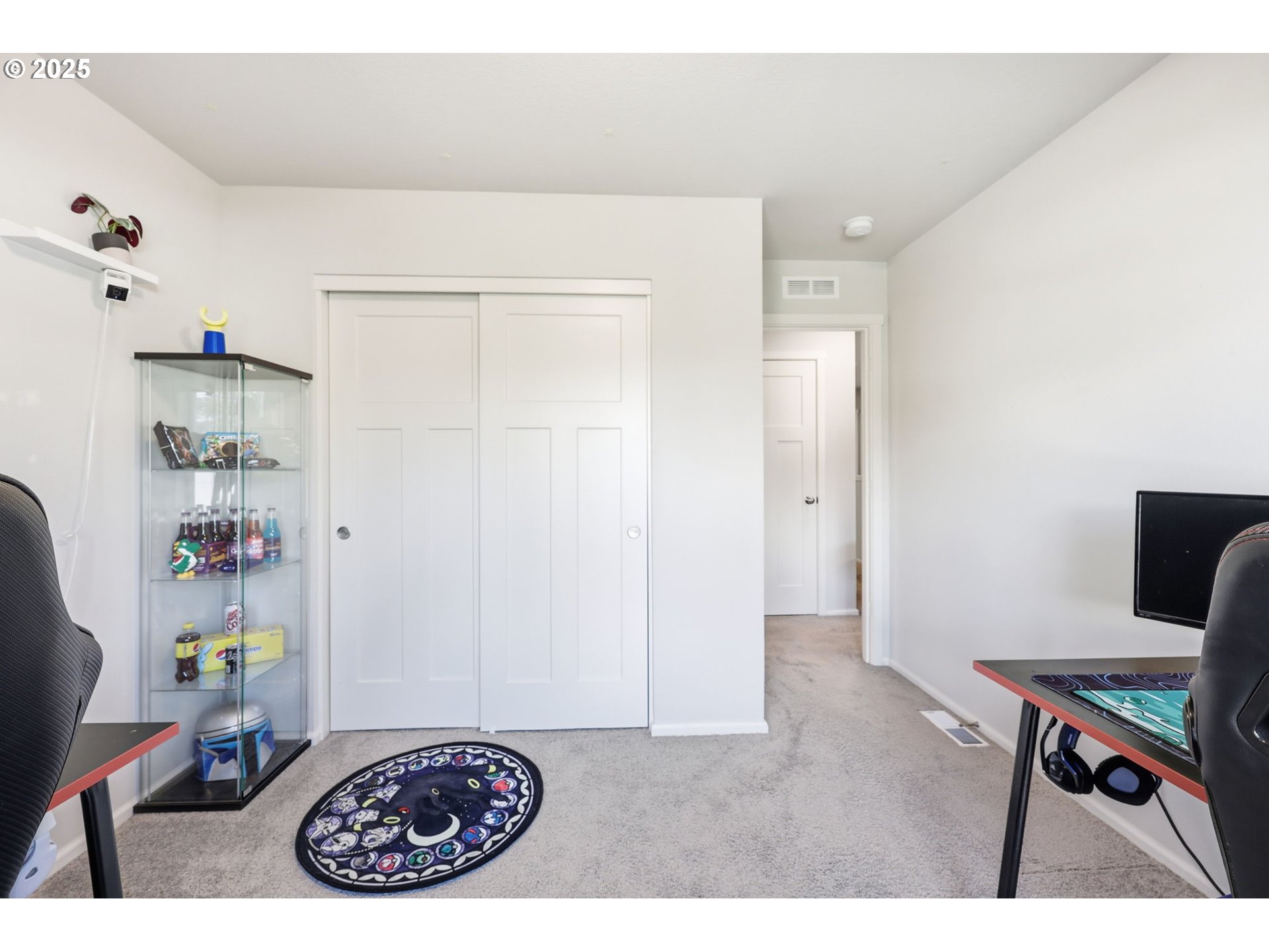1316 19th Place Forest Grove, OR 97116 - Photo 31 of 36 a room with furniture and a table