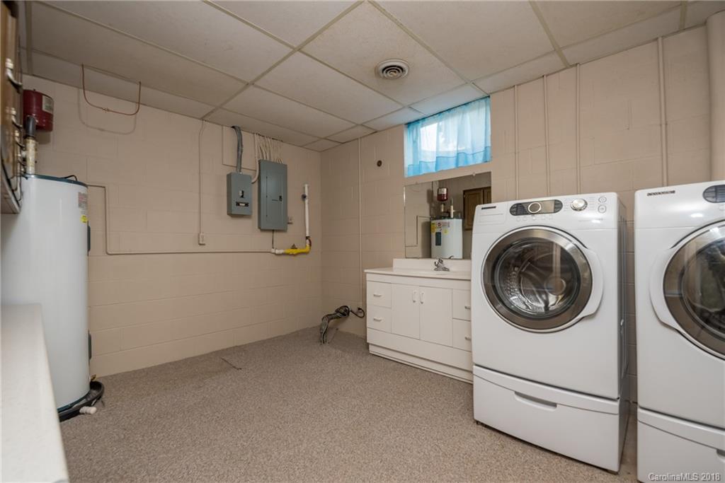 541 North Main Street Rutherfordton, NC 28139 - Photo 24 of 35 a utility room with dryer and washer