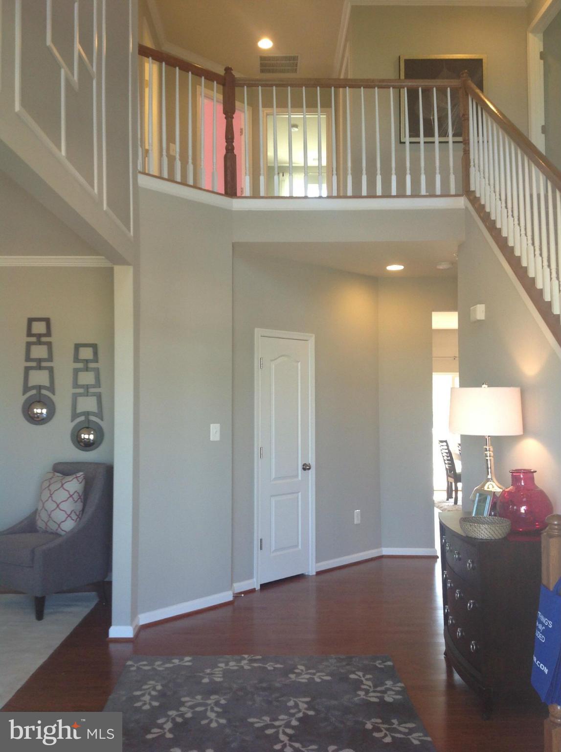 Model pic of Briarwood Foyer