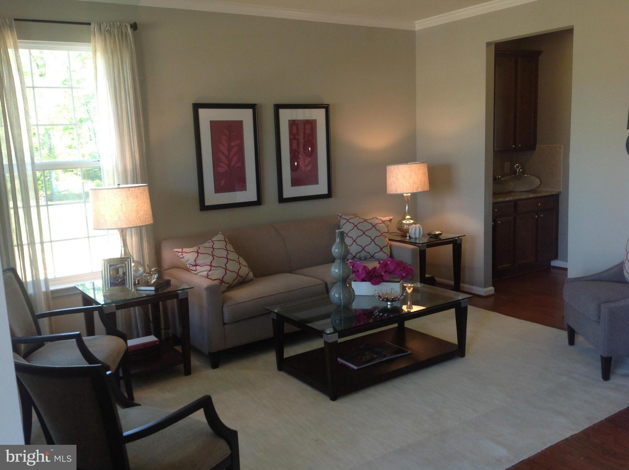 Model pic of Briarwood Living Room/Butlers Pantry