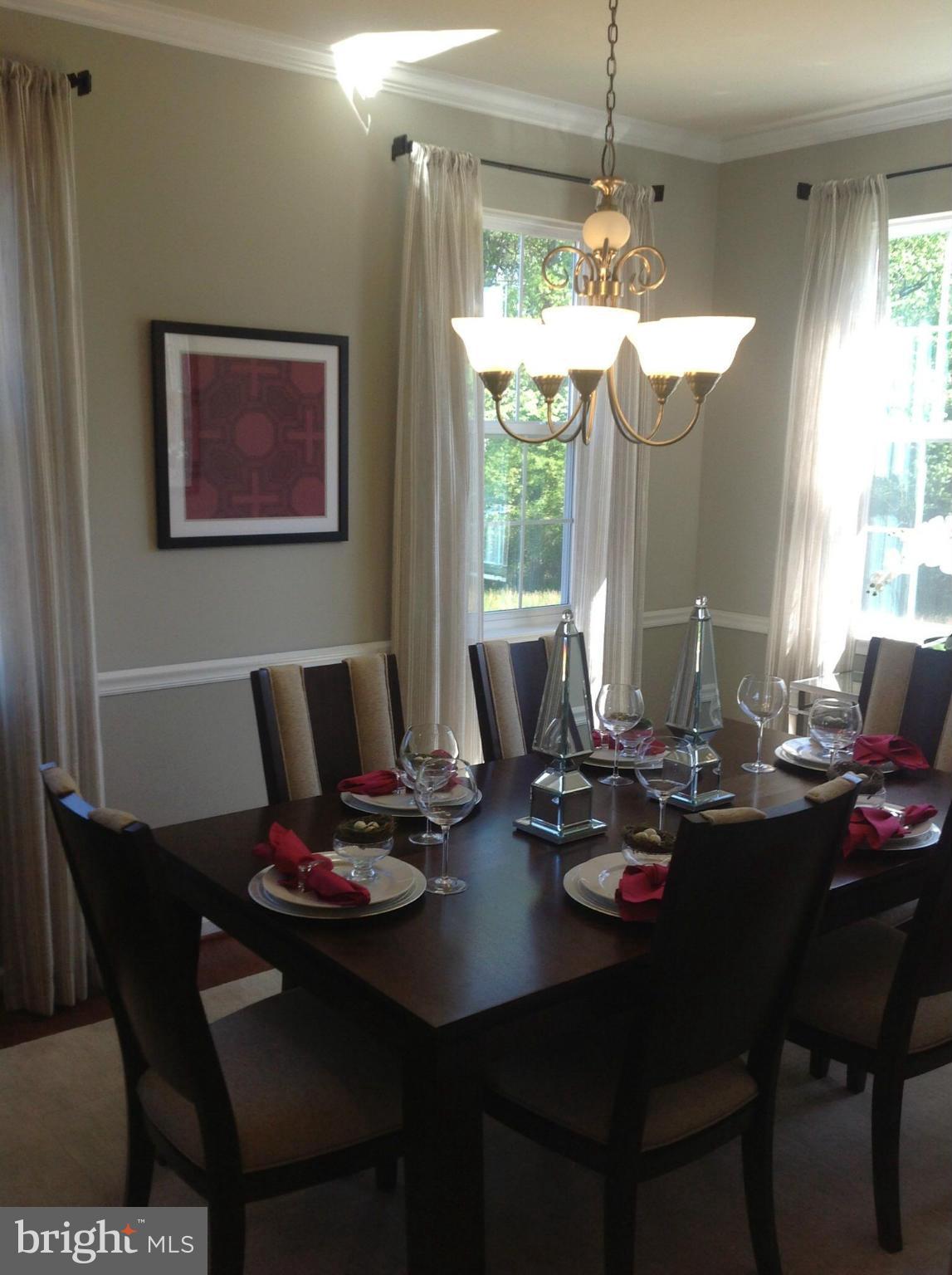 Model pic of Briarwood Dining Room