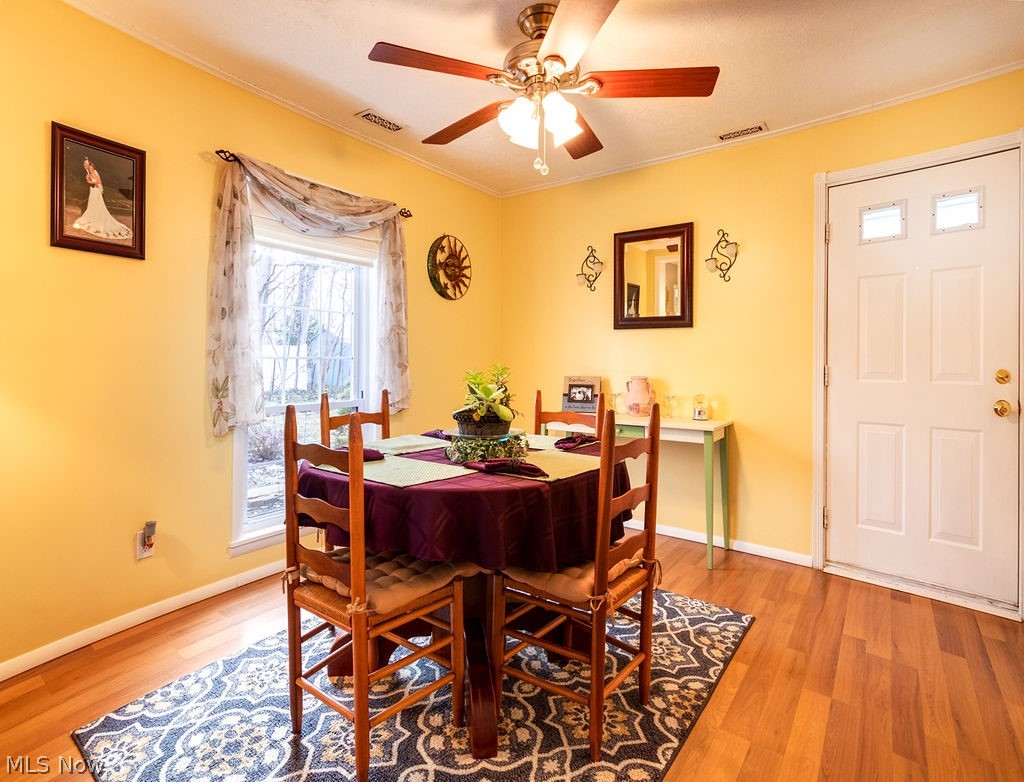 7373 Fox Mill Road, Unit D Mentor, OH 44060 - Photo 3 of 26 Dining Room Area lots of Natural Light!