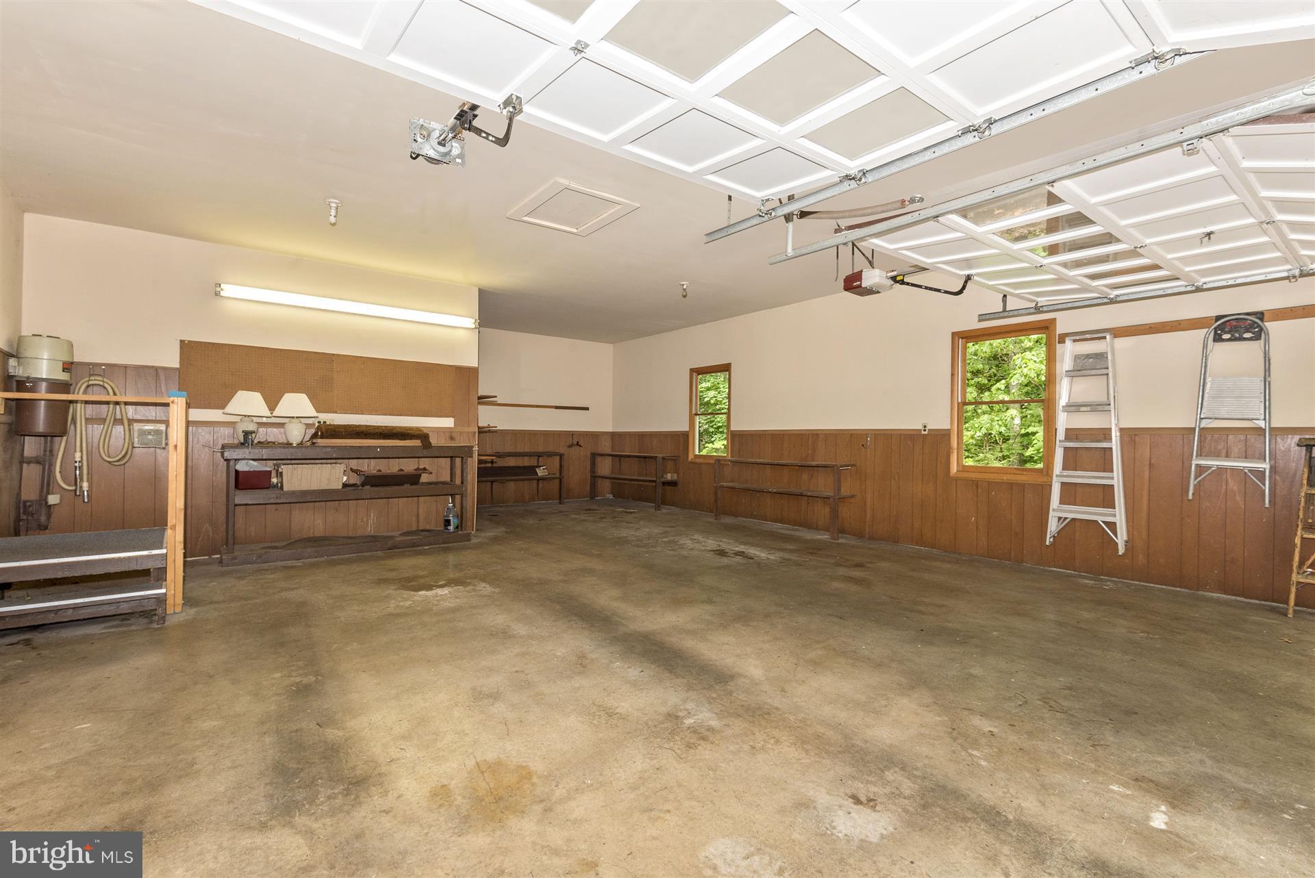 11212 Coppermine Road Woodsboro, MD 21798 - Photo 25 of 29 Garage