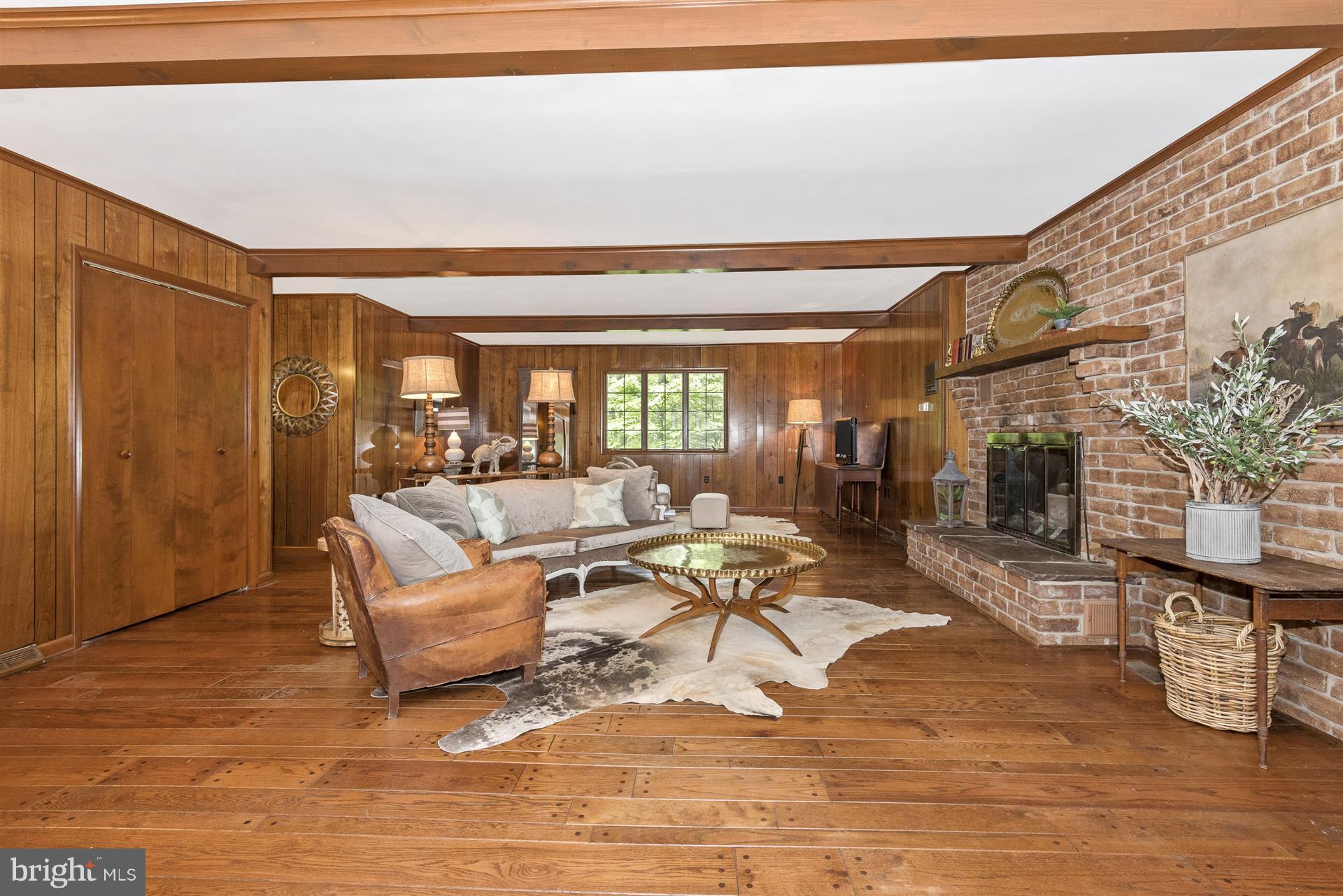 11212 Coppermine Road Woodsboro, MD 21798 - Photo 4 of 29 Living Room