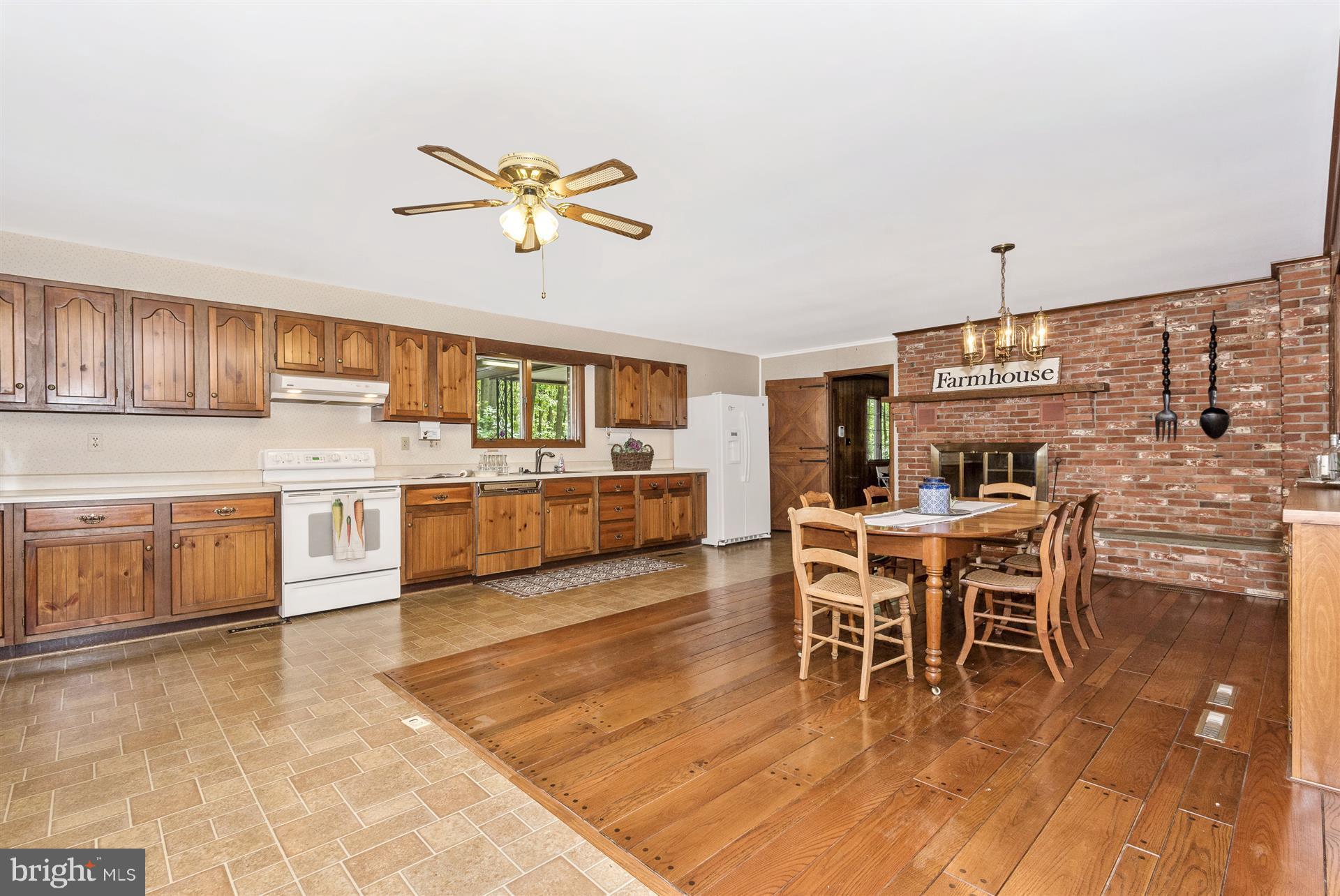 11212 Coppermine Road Woodsboro, MD 21798 - Photo 7 of 29 Kitchen