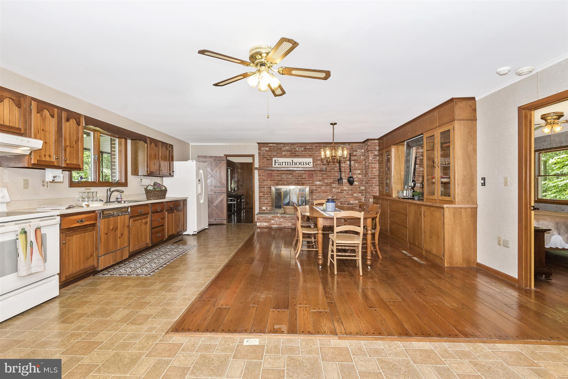 11212 Coppermine Road Woodsboro, MD 21798 - Photo 10 of 29 Kitchen