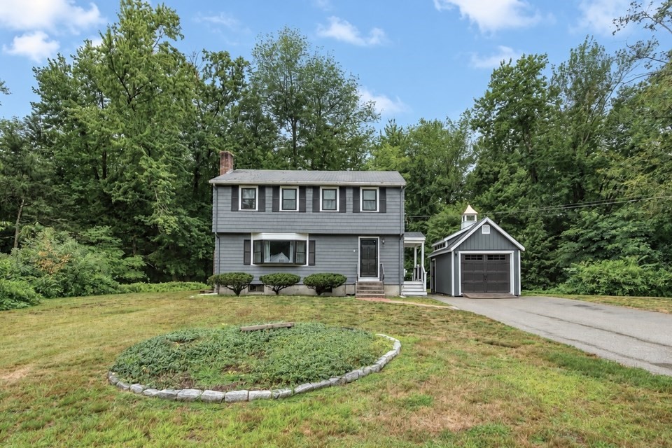 25 Foxtail Road Hanover, MA 02339 - Photo 1 of 23