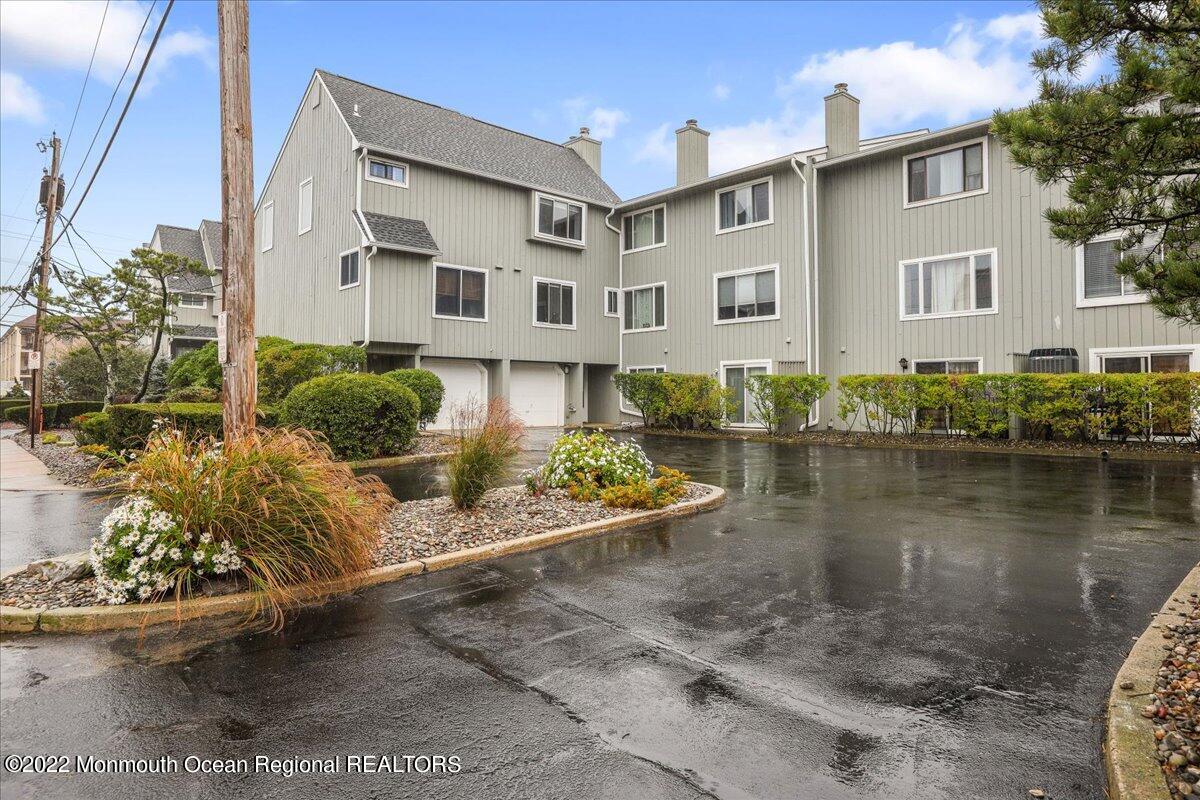 5 Island View Way, Unit 10 Sea Bright, NJ 07760 - Photo 4 of 30 01-SMV_5IslandViewWay10-01