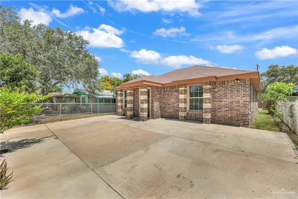 $1,450 | 325 East Mesquite Street, Weslaco, TX 78596