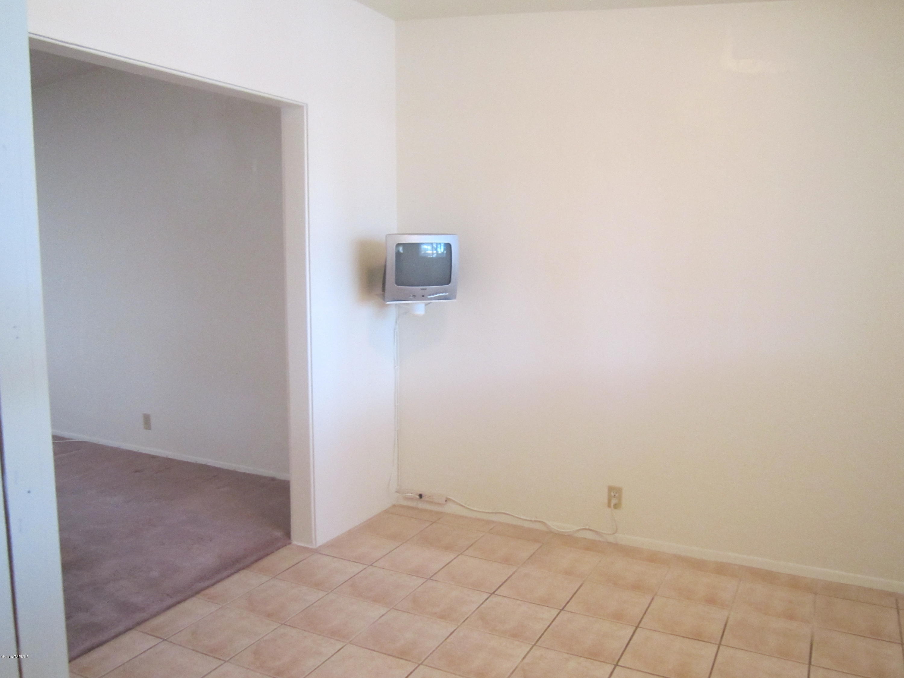 1938 West Anklam Road, Unit 9 Tucson, AZ 85745 - Photo 5 of 15