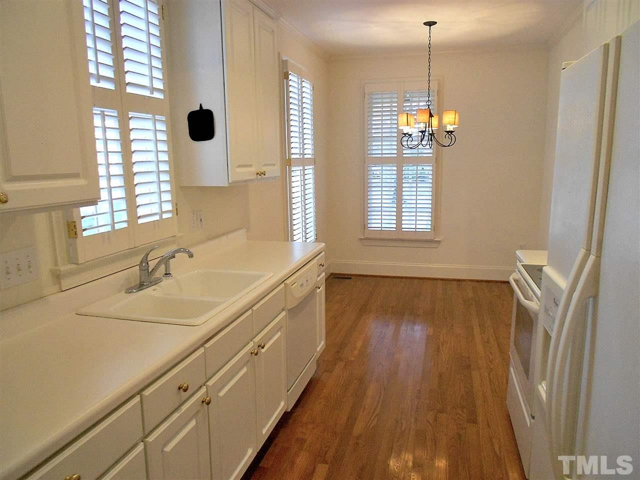 2300 Elmsford Way Raleigh, NC 27608 - Photo 13 of 30
