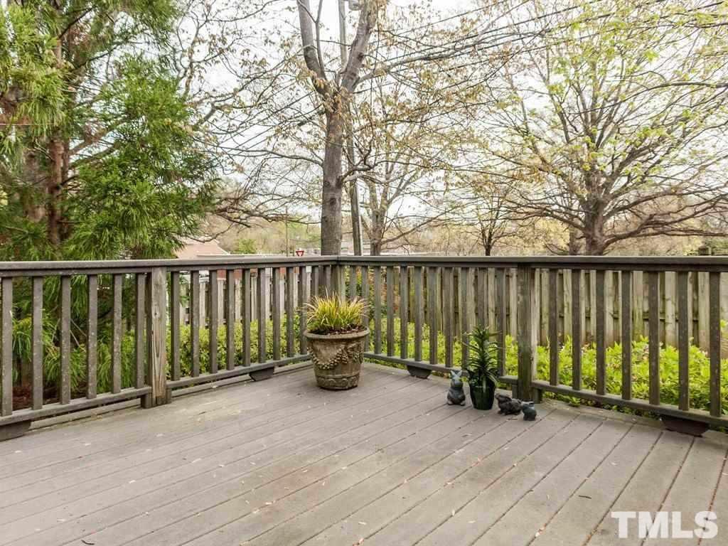 2300 Elmsford Way Raleigh, NC 27608 - Photo 27 of 30
