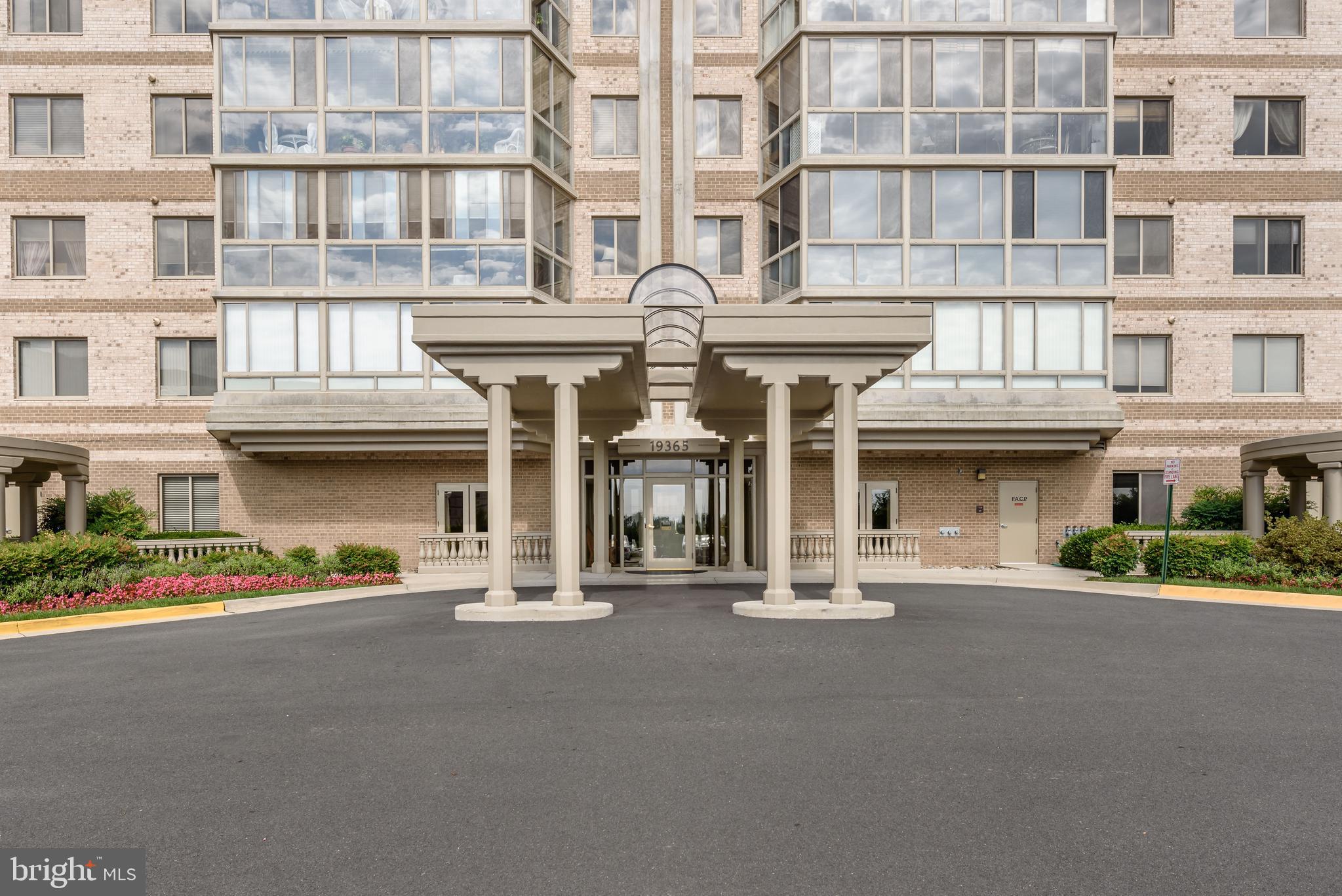 19365 Cypress Ridge Terrace, Unit 1115 Leesburg, VA 20176 - Photo 26 of 34 a front view of a building