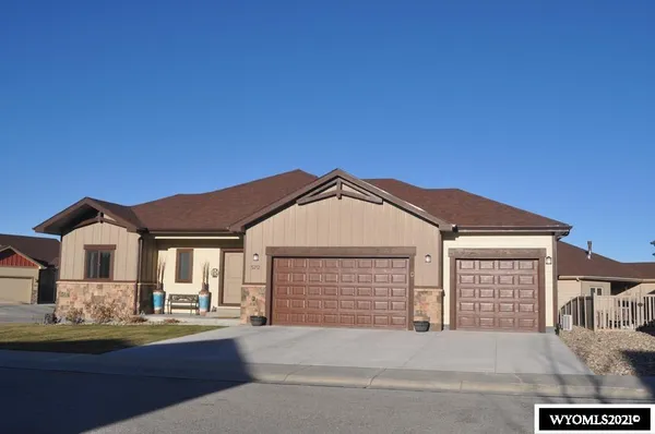 $500,000 | 5212 Henning Loop, Casper, WY 82609