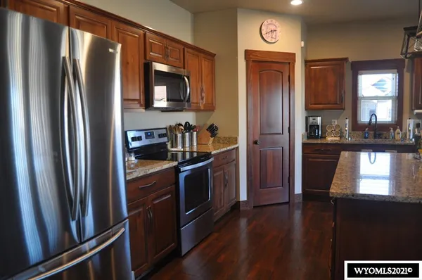 $500,000 | 5212 Henning Loop, Casper, WY 82609