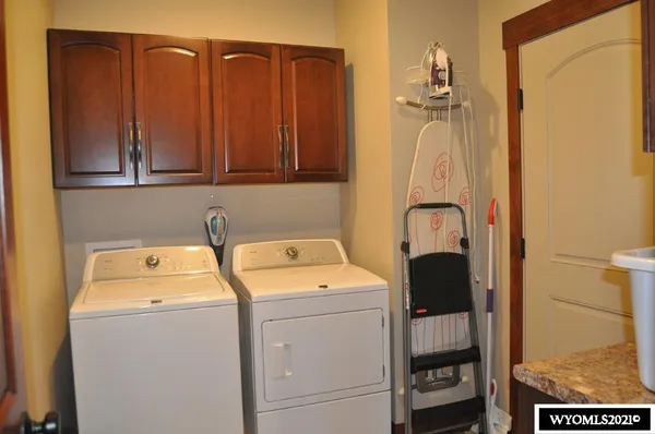 $500,000 | 5212 Henning Loop, Casper, WY 82609