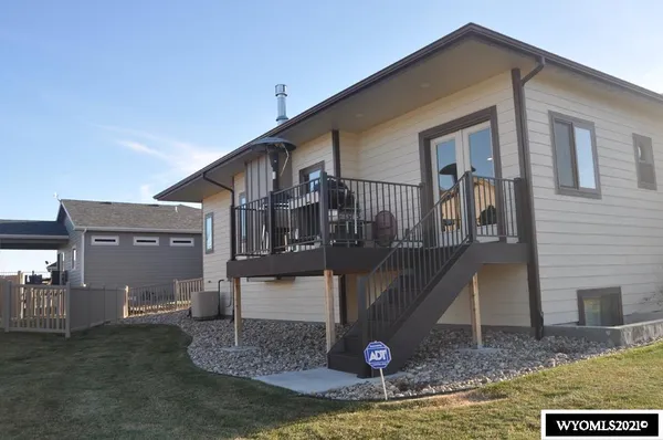 $500,000 | 5212 Henning Loop, Casper, WY 82609