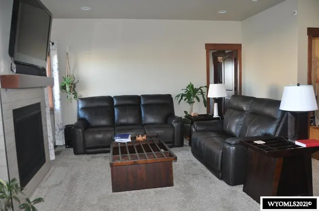 $500,000 | 5212 Henning Loop, Casper, WY 82609