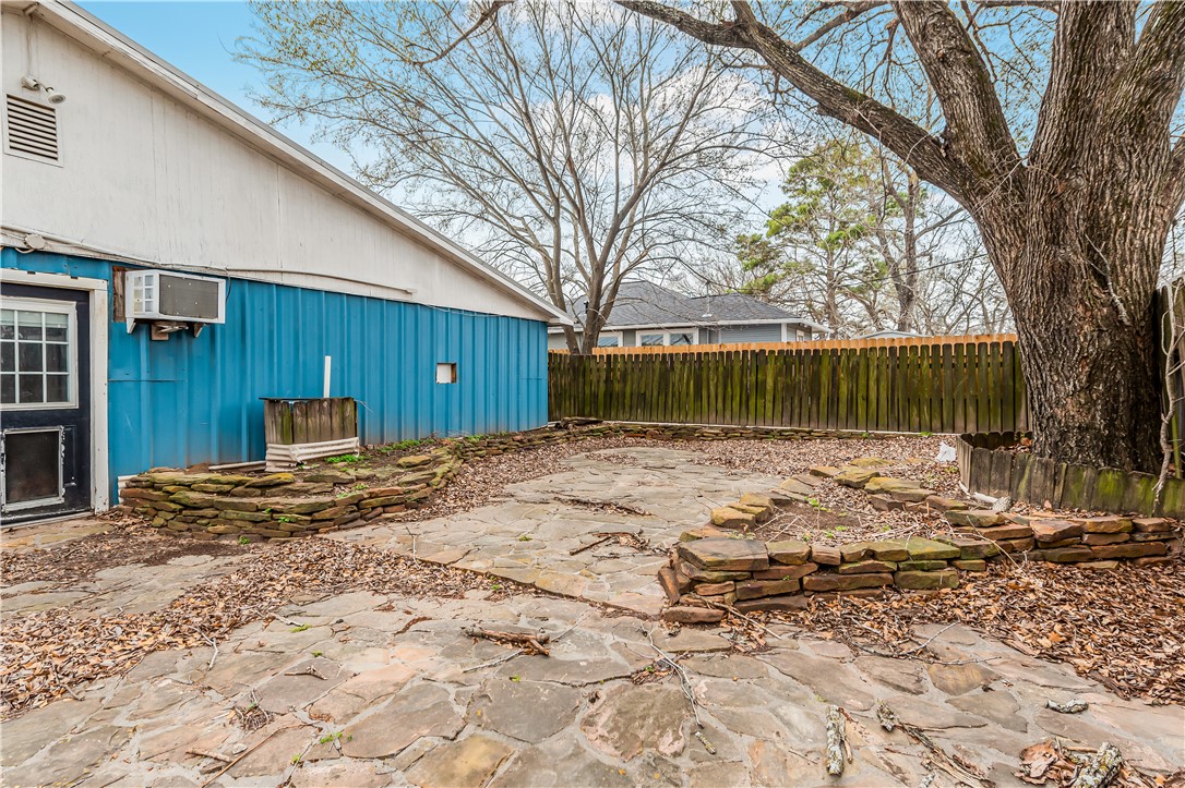 124 12th Street Somerville, TX 77879 - Photo 3 of 42 Gallery Image 3
