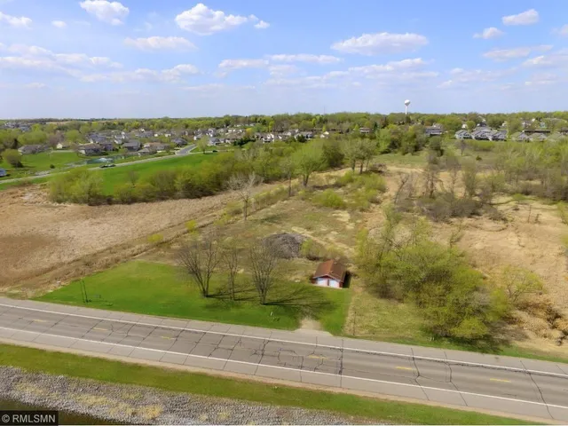 $320,000 | 609 Lake Boulevard Northwest, Buffalo, MN 55313