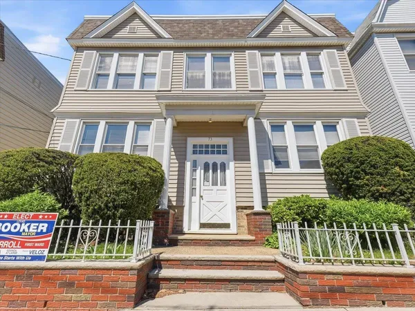 $2,650 | 73 Newman Avenue, Unit 4, Bayonne, NJ 07002
