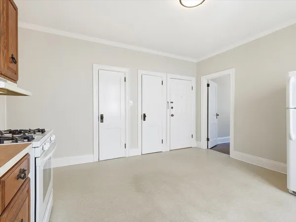 $2,650 | 73 Newman Avenue, Unit 4, Bayonne, NJ 07002