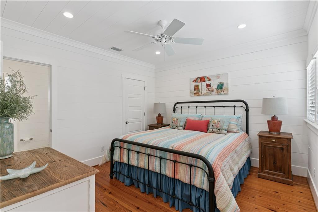 4316 5th Street St. Simons Island, GA 31522 - Photo 37 of 58 Upstairs quest bedroom