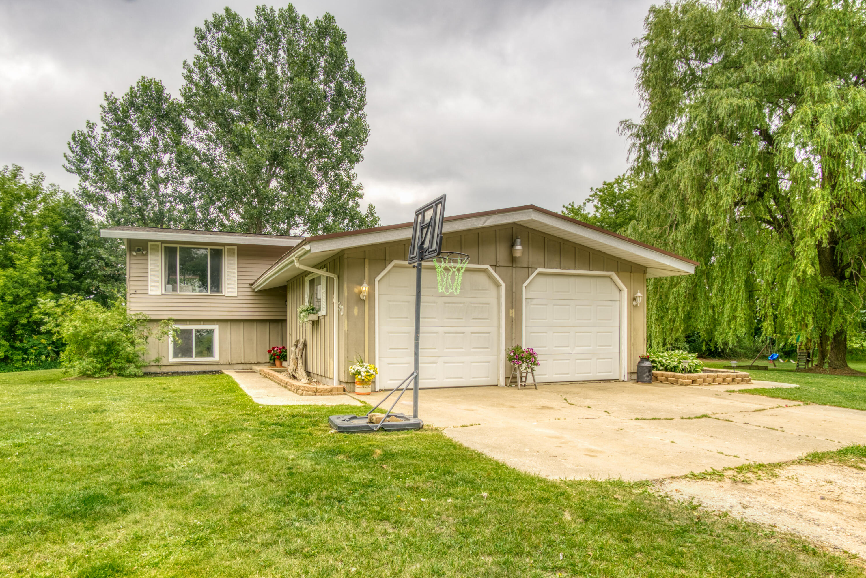 8890 Northwest Lake Road Six Lakes, MI 48886 - Photo 26 of 32 DSC02613_4